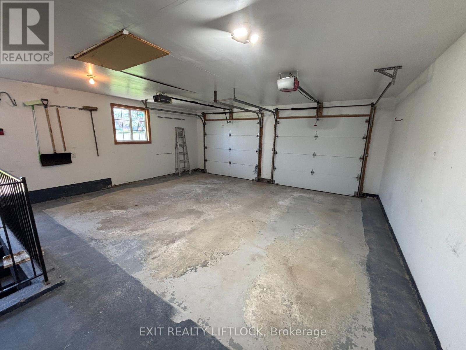 1018 Baker Street, Peterborough North (North), Ontario  K9H 7P8 - Photo 30 - X12147159