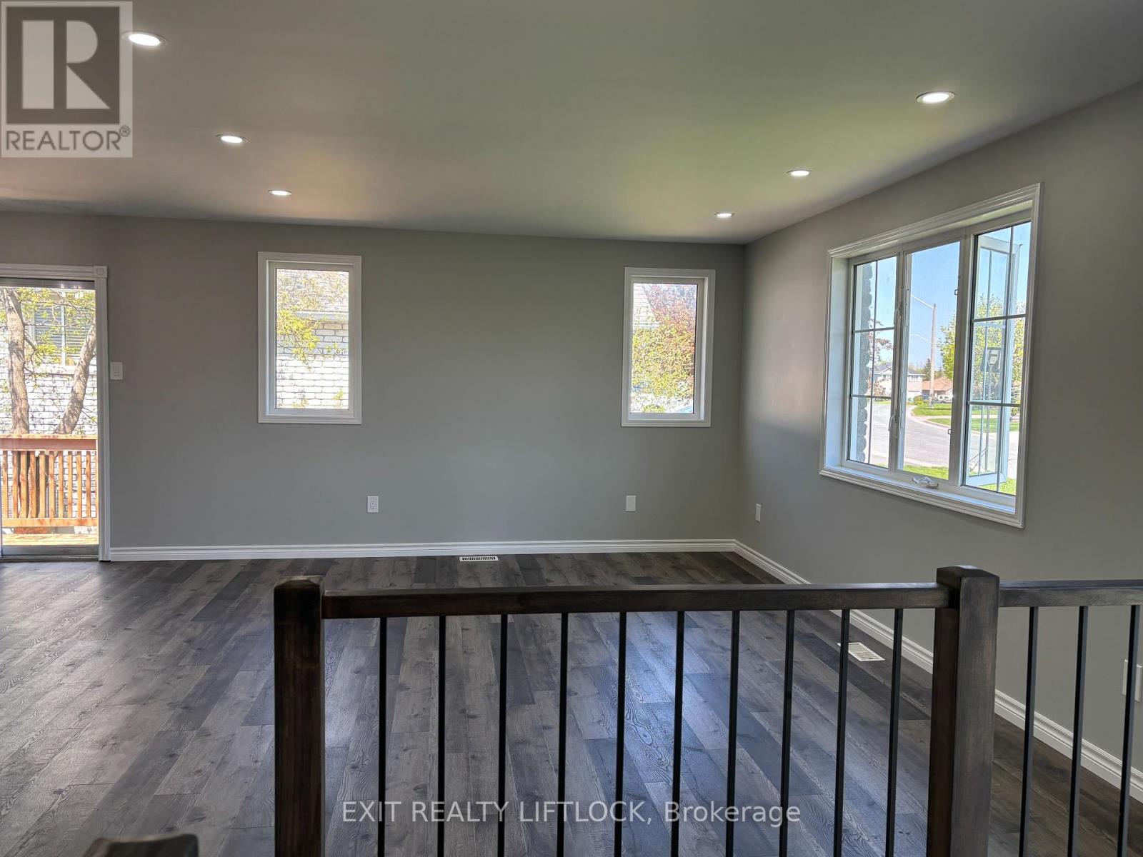 1018 Baker Street, Peterborough North (North), Ontario  K9H 7P8 - Photo 6 - X12147159