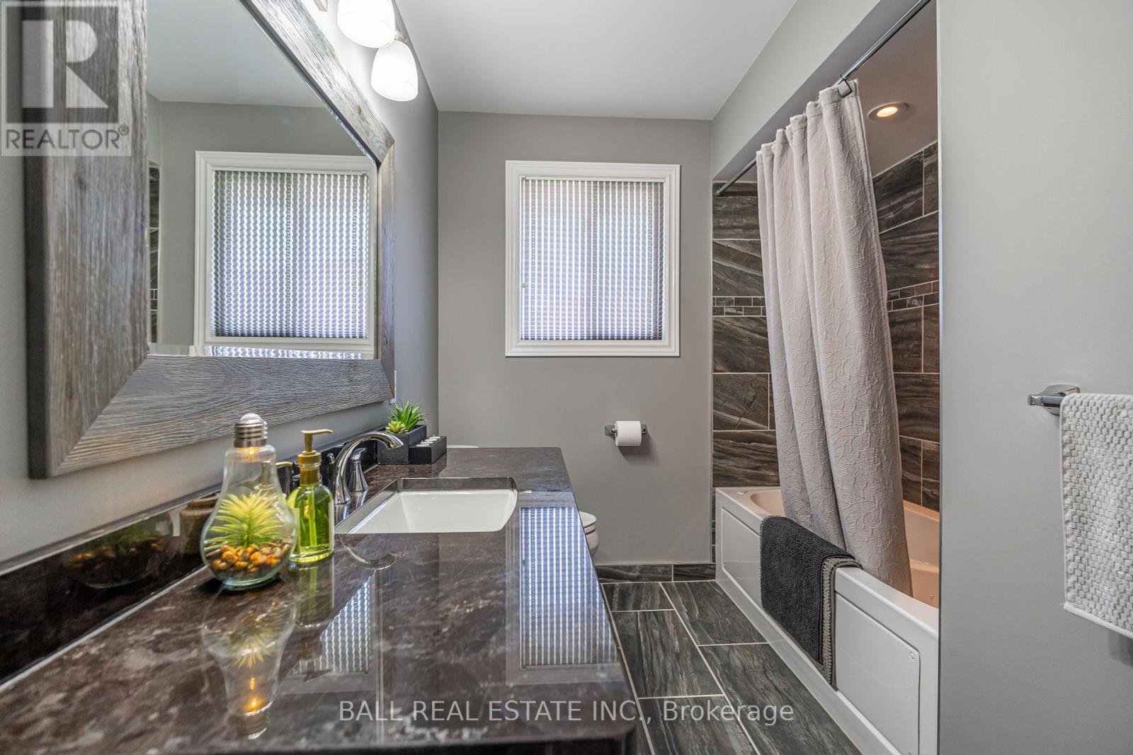 313 Woodward Avenue, Peterborough North (North), Ontario  K9L 1K2 - Photo 17 - X12147912