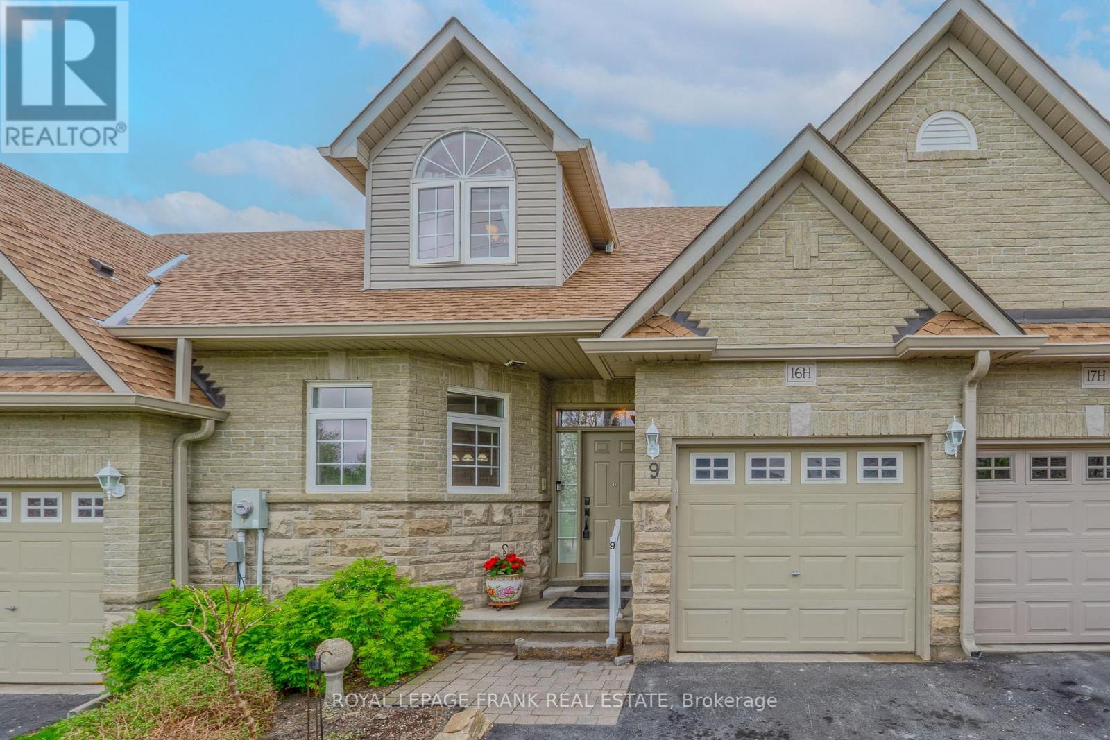 9 EGLINGTON STREET, kawartha lakes (lindsay), Ontario