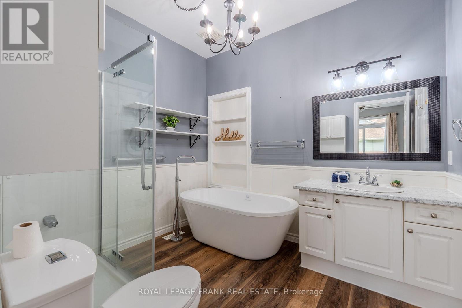 9 Eglington Street, Kawartha Lakes (Lindsay), Ontario  K9V 6K6 - Photo 14 - X12147941