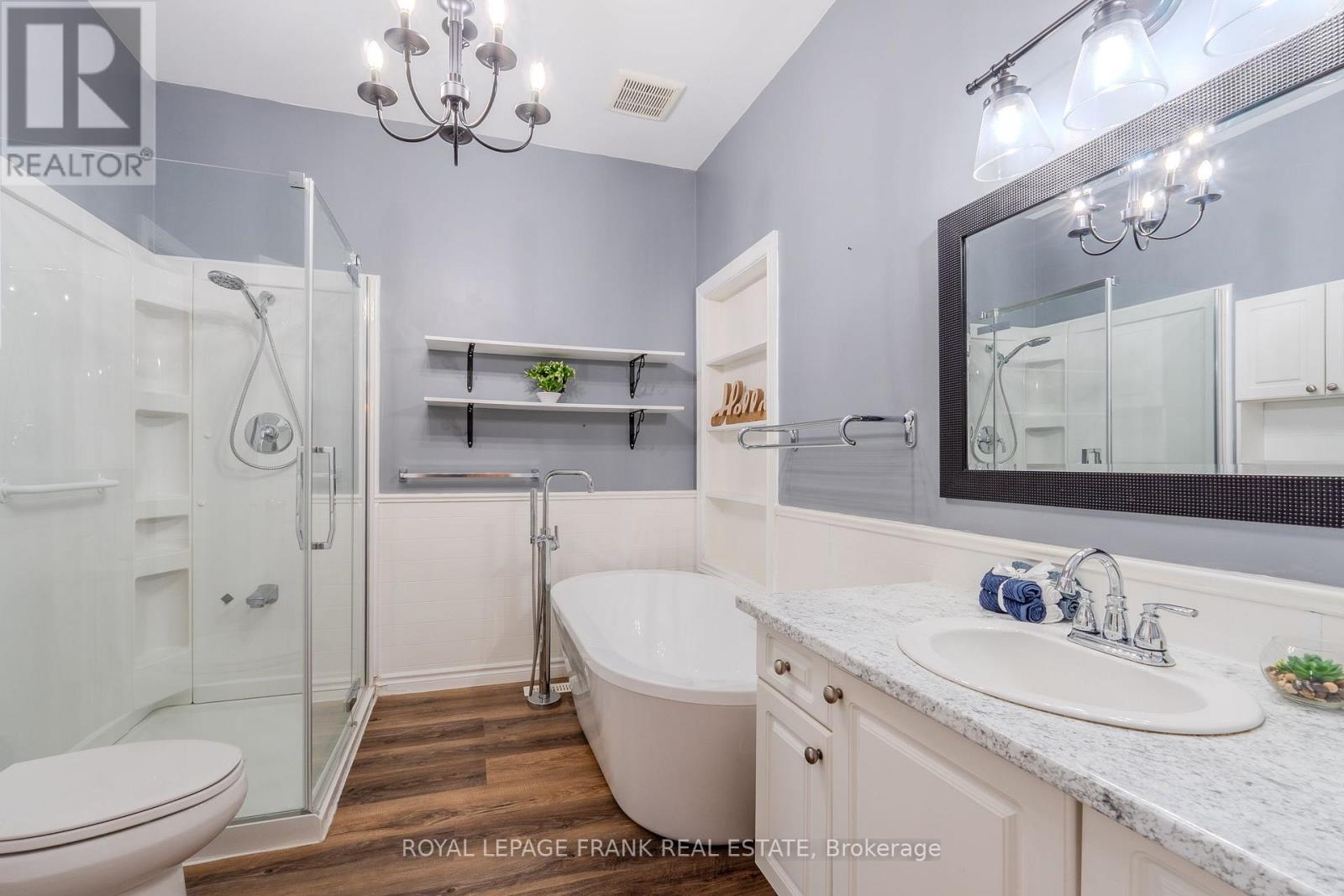 9 Eglington Street, Kawartha Lakes (Lindsay), Ontario  K9V 6K6 - Photo 15 - X12147941