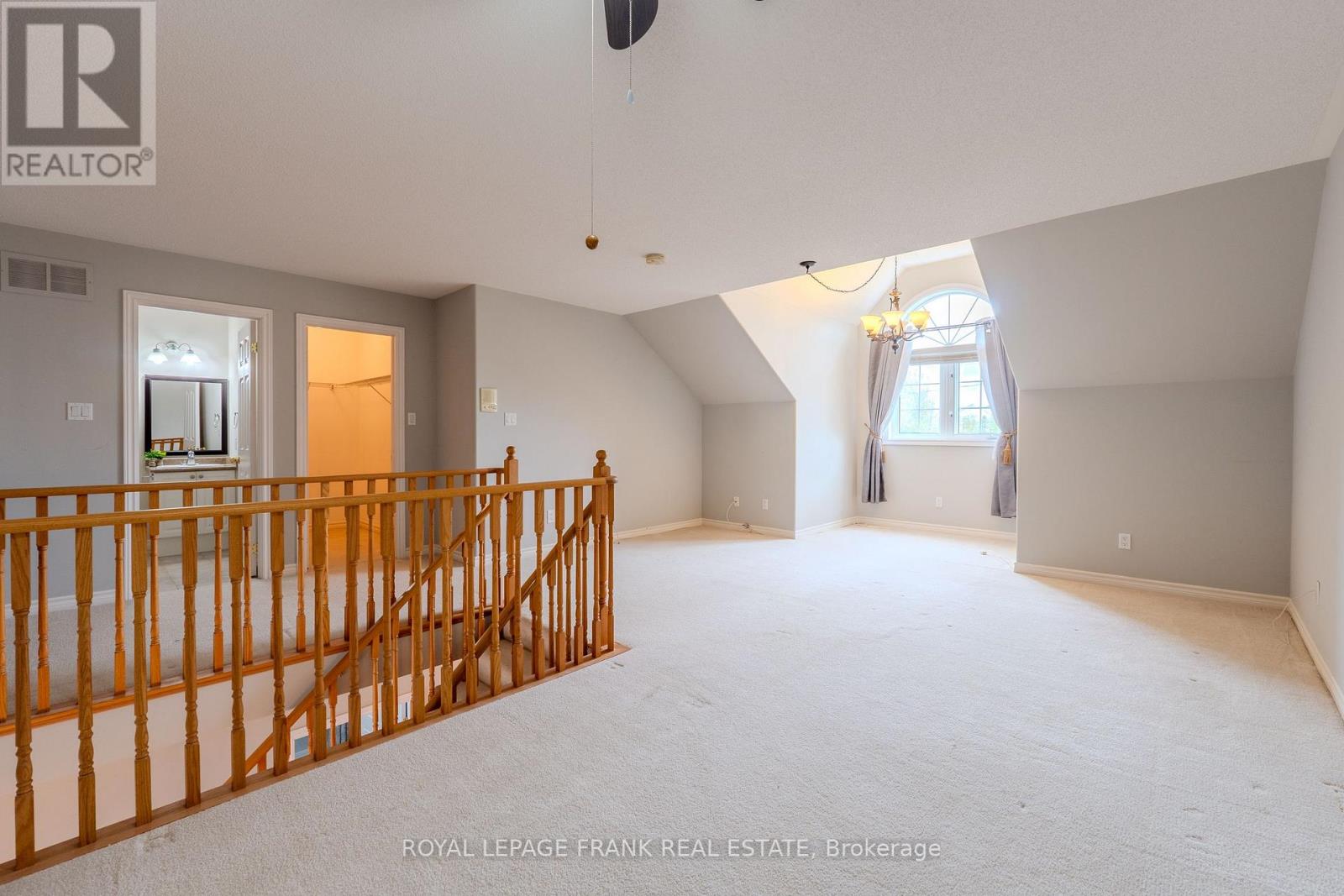 9 Eglington Street, Kawartha Lakes (Lindsay), Ontario  K9V 6K6 - Photo 17 - X12147941