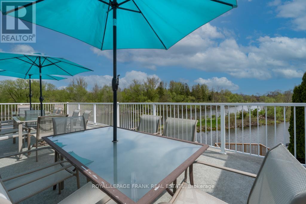 9 Eglington Street, Kawartha Lakes (Lindsay), Ontario  K9V 6K6 - Photo 37 - X12147941