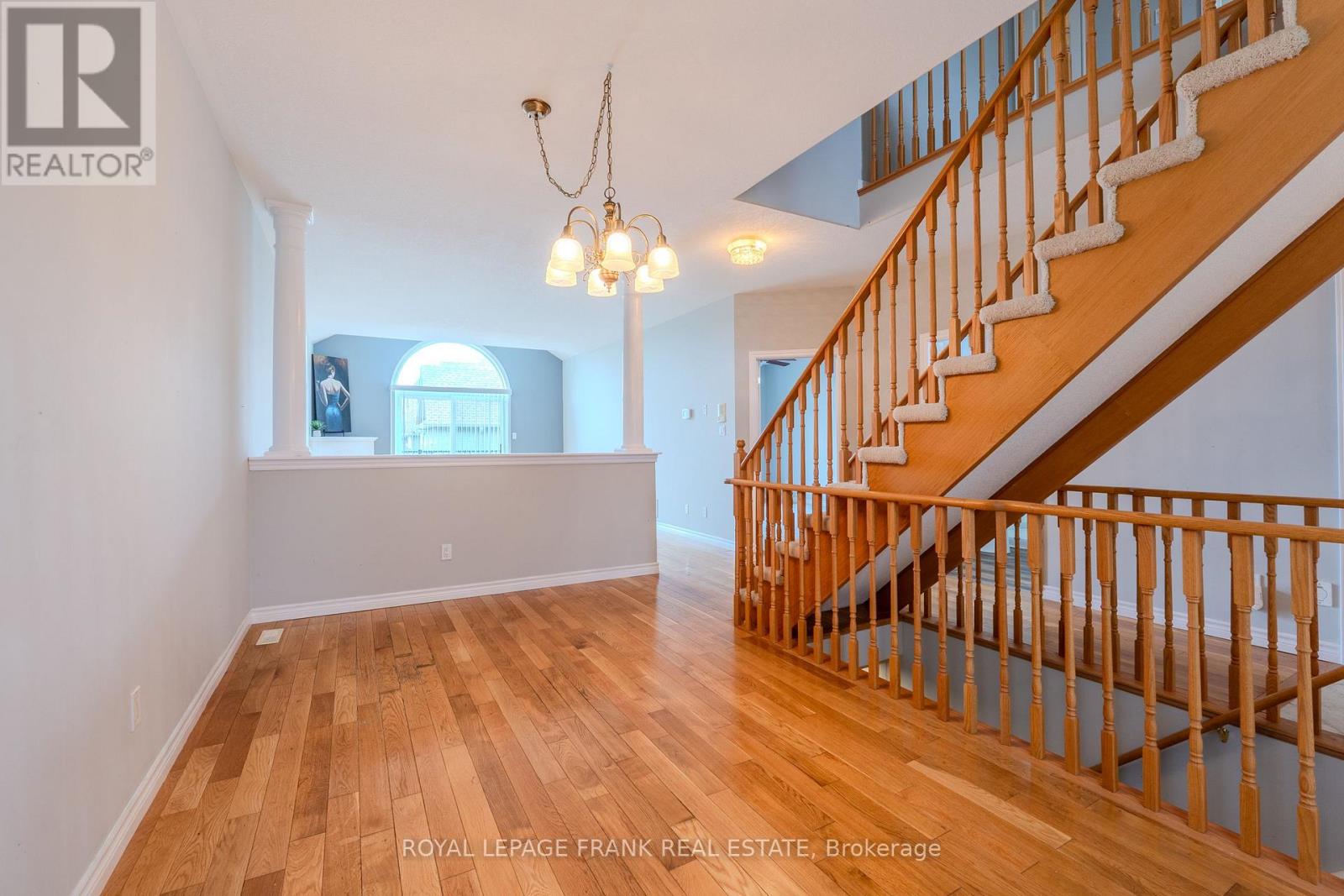 9 Eglington Street, Kawartha Lakes (Lindsay), Ontario  K9V 6K6 - Photo 8 - X12147941