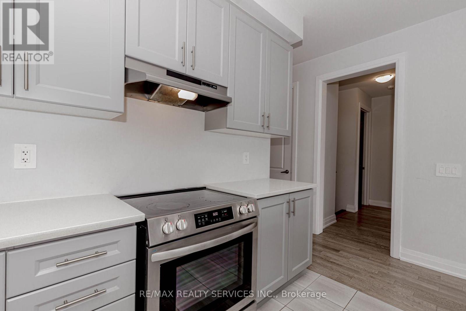 141 St Joseph Road, Kawartha Lakes (Lindsay), Ontario  K9V 0R8 - Photo 10 - X12147675