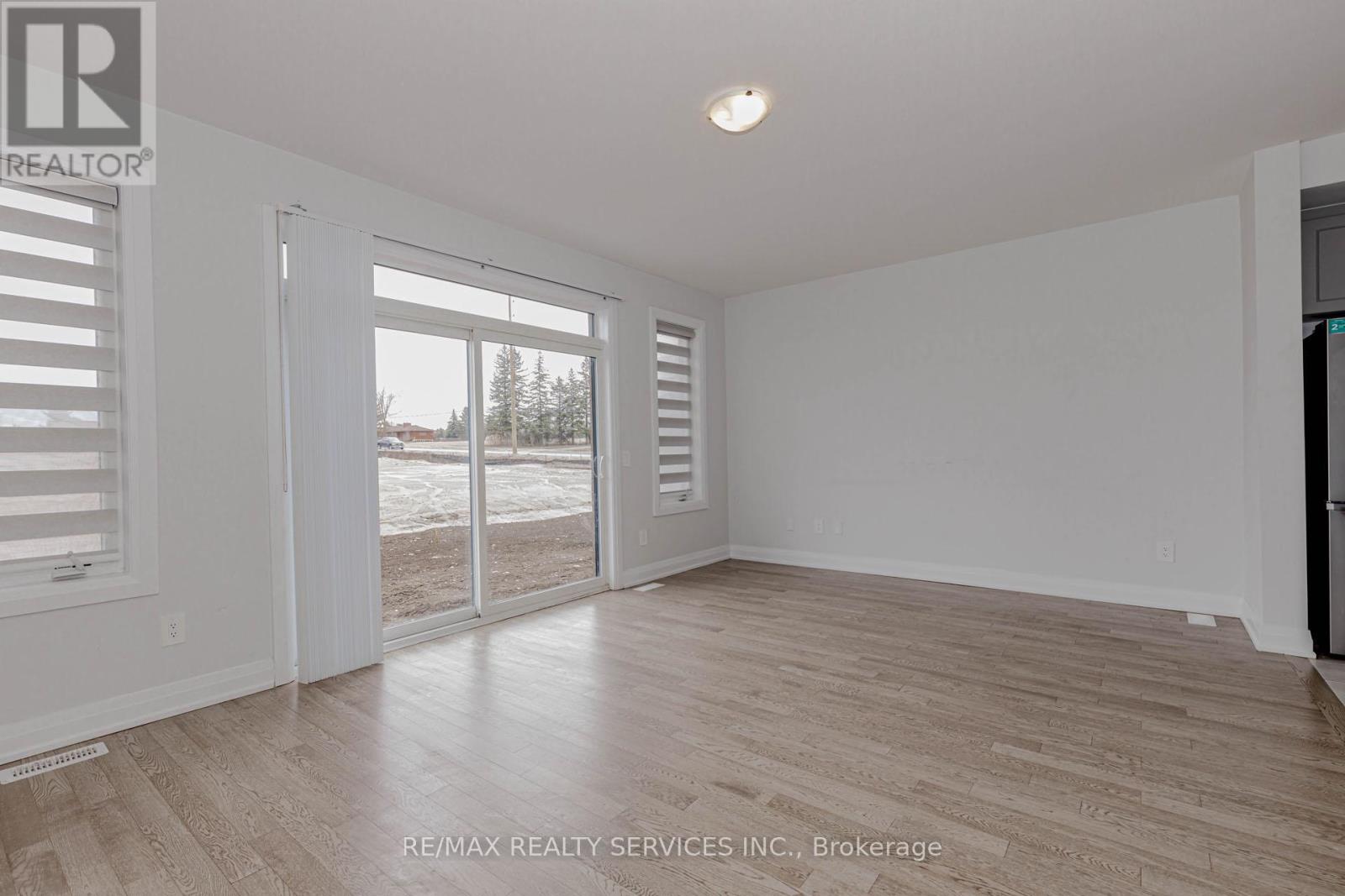 141 St Joseph Road, Kawartha Lakes (Lindsay), Ontario  K9V 0R8 - Photo 16 - X12147675