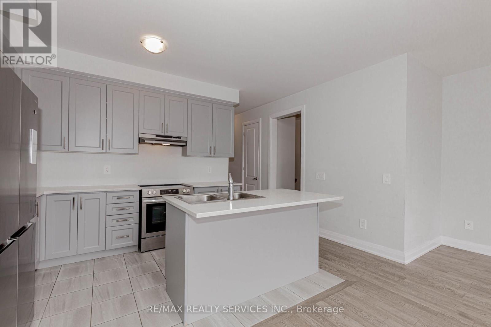 141 St Joseph Road, Kawartha Lakes (Lindsay), Ontario  K9V 0R8 - Photo 19 - X12147675