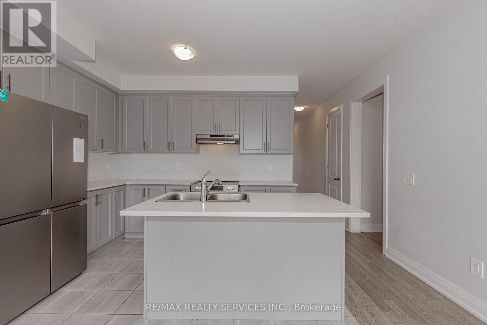 141 St Joseph Road, Kawartha Lakes (Lindsay), Ontario  K9V 0R8 - Photo 21 - X12147675