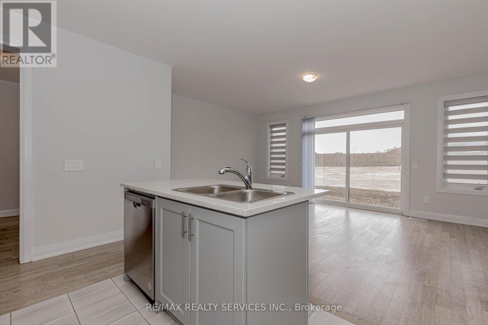 141 St Joseph Road, Kawartha Lakes (Lindsay), Ontario  K9V 0R8 - Photo 22 - X12147675