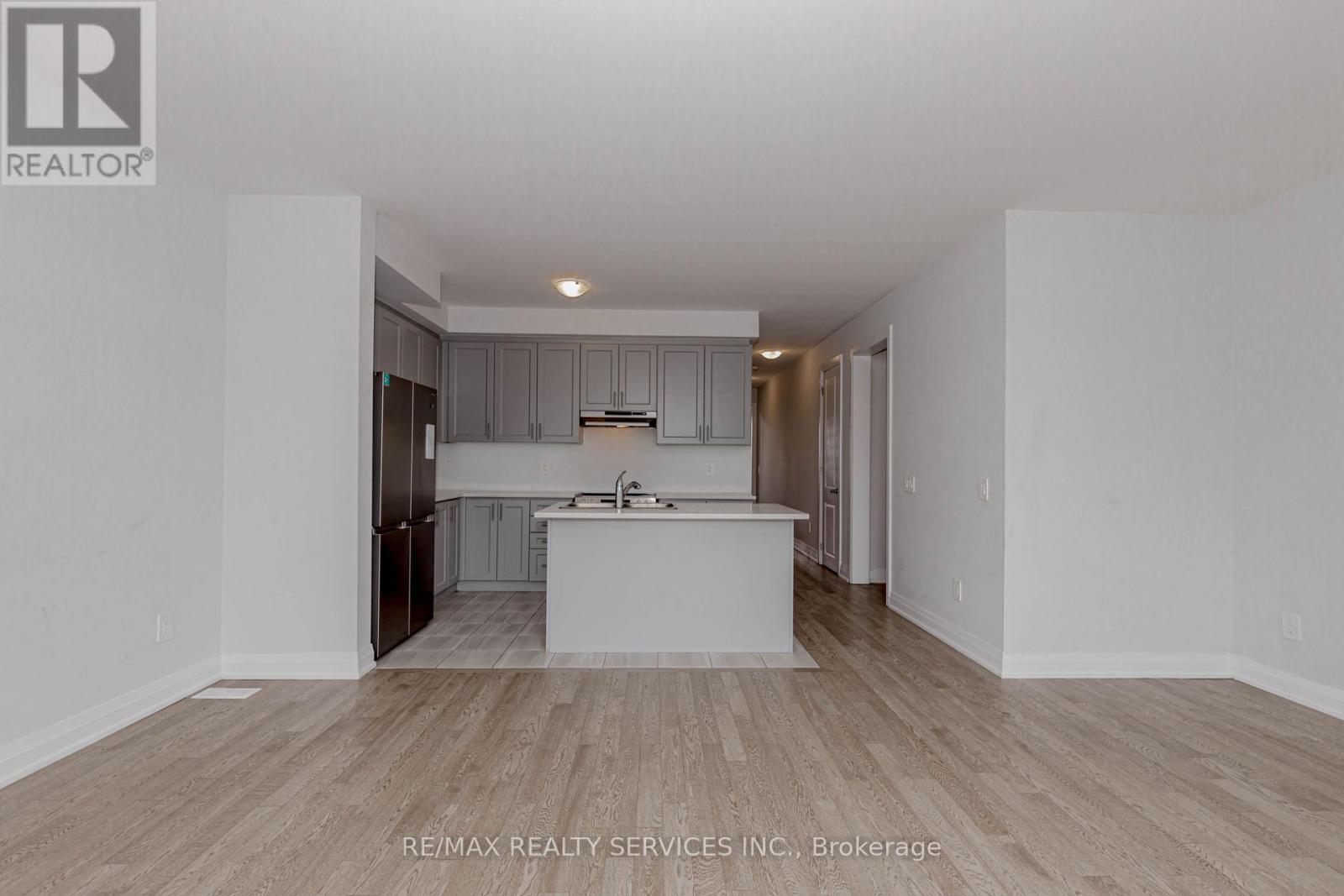 141 St Joseph Road, Kawartha Lakes (Lindsay), Ontario  K9V 0R8 - Photo 4 - X12147675