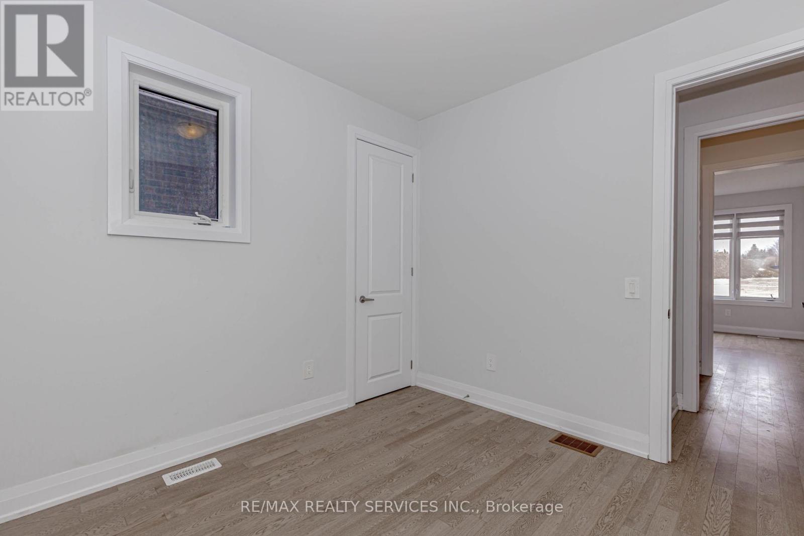 141 St Joseph Road, Kawartha Lakes (Lindsay), Ontario  K9V 0R8 - Photo 6 - X12147675