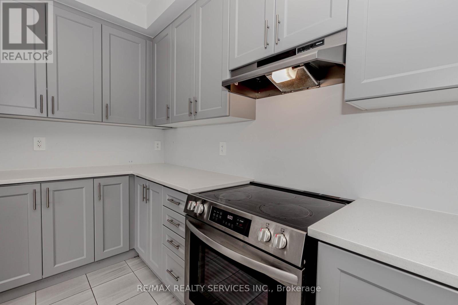 141 St Joseph Road, Kawartha Lakes (Lindsay), Ontario  K9V 0R8 - Photo 9 - X12147675