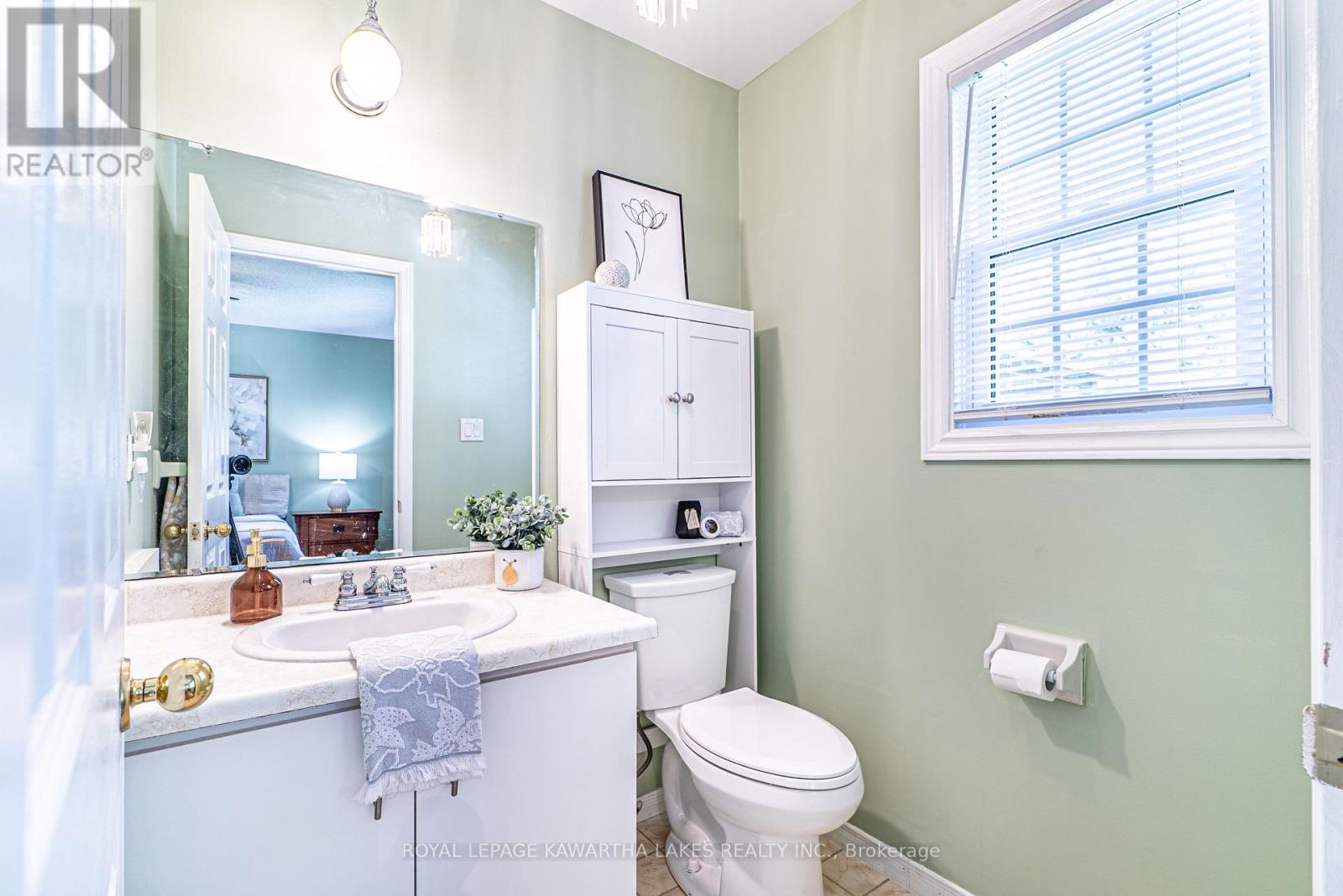 83 Lori Boulevard, Kawartha Lakes (Lindsay), Ontario  K9V 6V7 - Photo 12 - X12147974