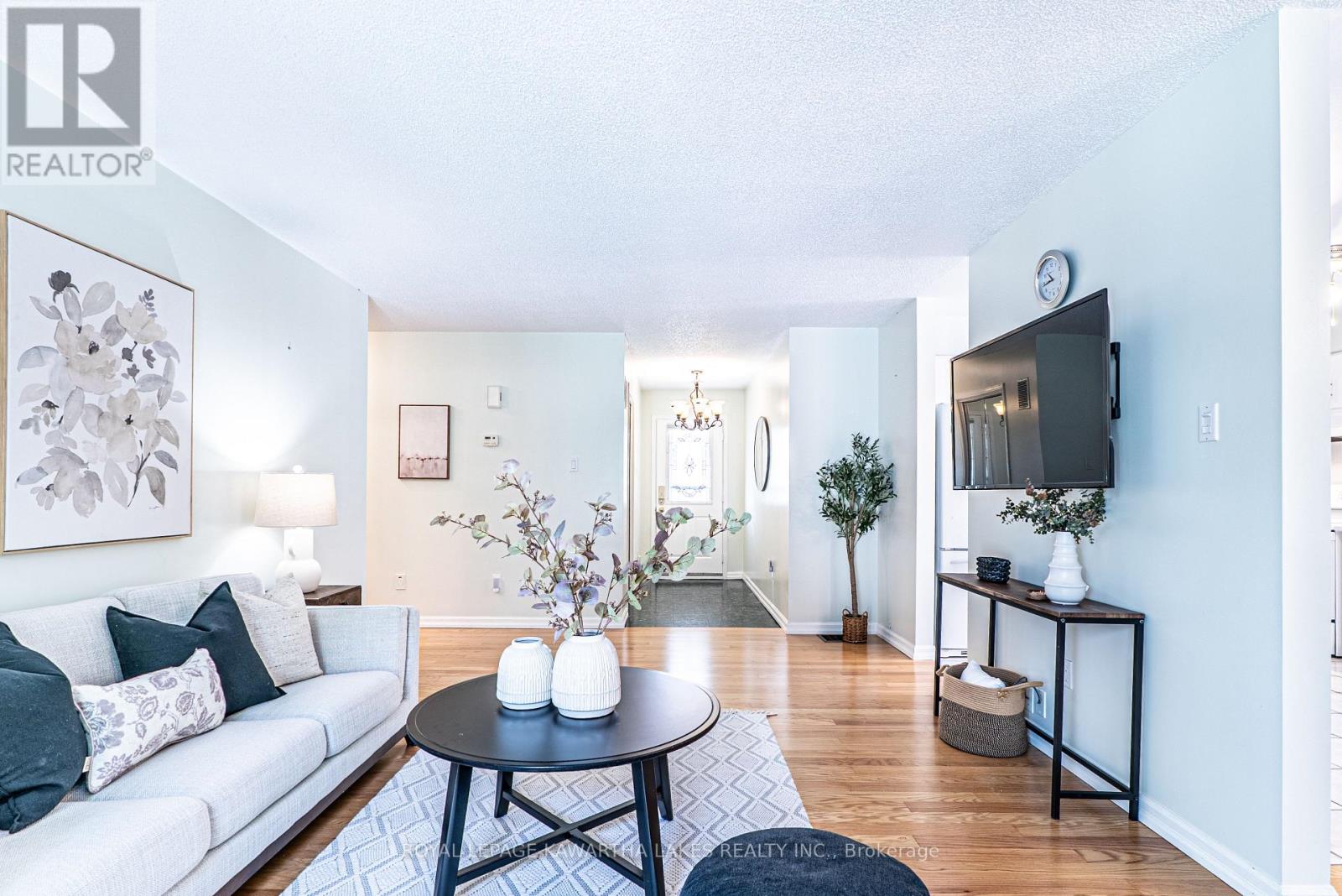 83 Lori Boulevard, Kawartha Lakes (Lindsay), Ontario  K9V 6V7 - Photo 21 - X12147974