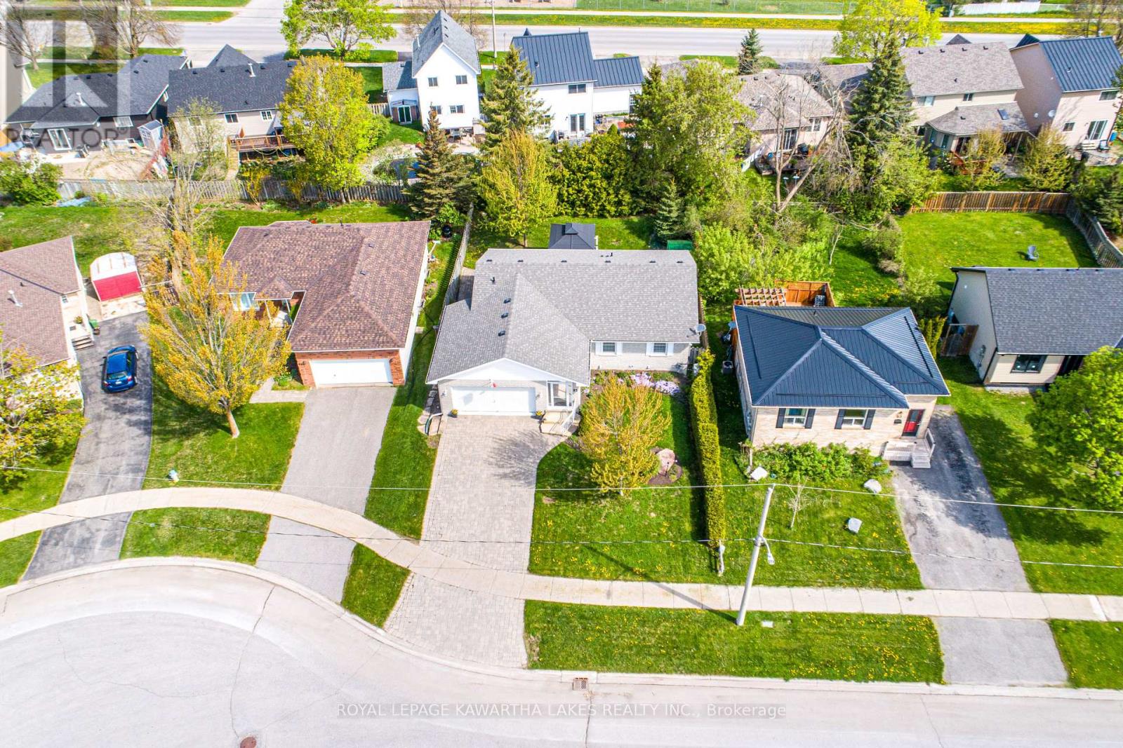83 Lori Boulevard, Kawartha Lakes (Lindsay), Ontario  K9V 6V7 - Photo 3 - X12147974