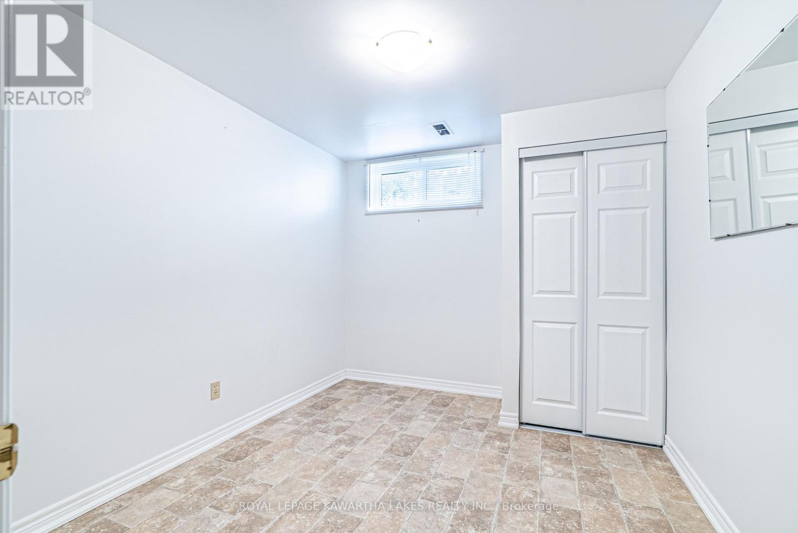 83 Lori Boulevard, Kawartha Lakes (Lindsay), Ontario  K9V 6V7 - Photo 31 - X12147974