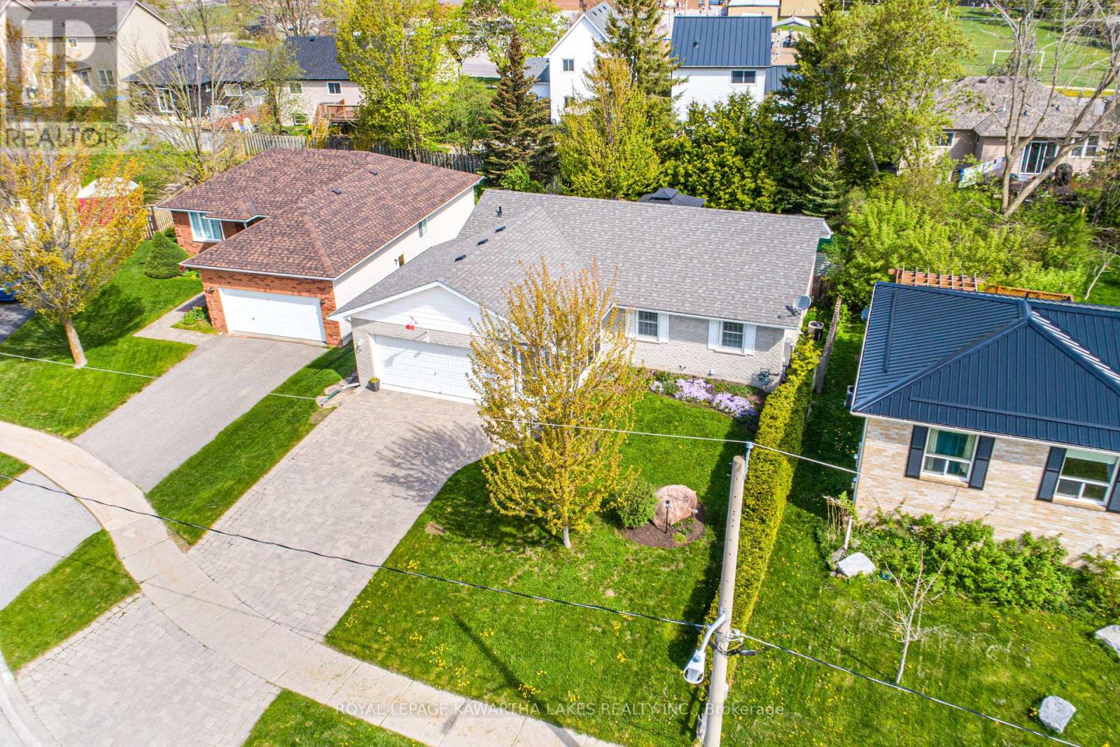 83 Lori Boulevard, Kawartha Lakes (Lindsay), Ontario  K9V 6V7 - Photo 5 - X12147974