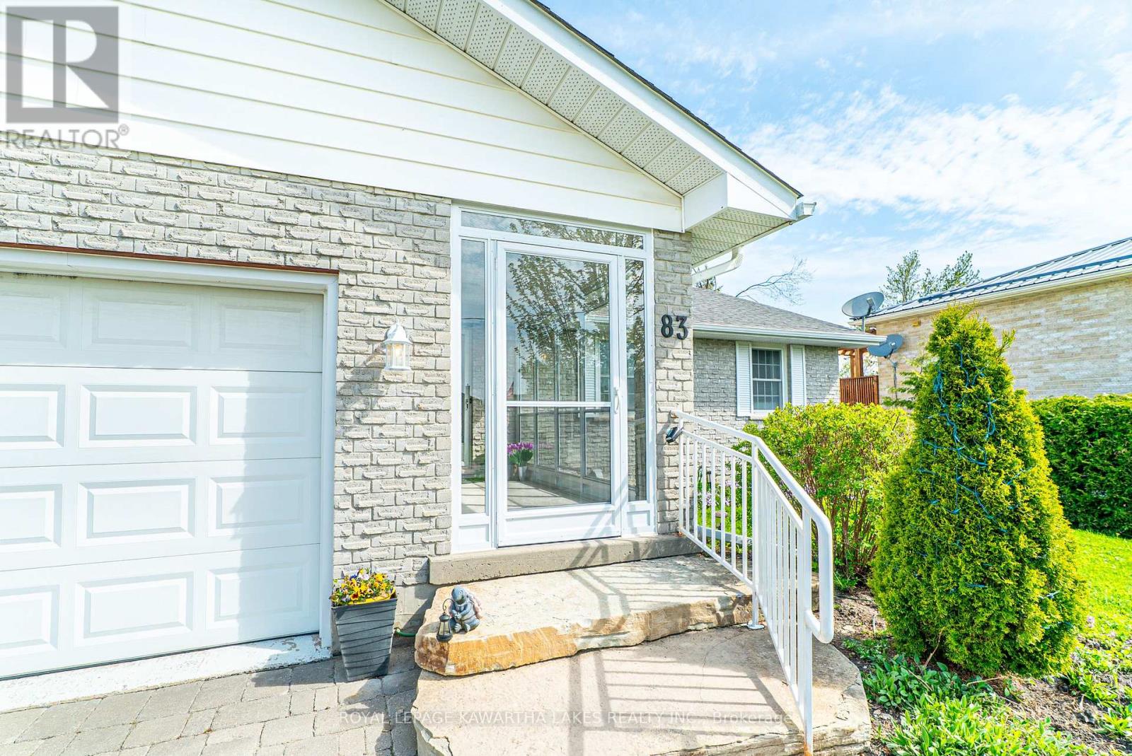 83 Lori Boulevard, Kawartha Lakes (Lindsay), Ontario  K9V 6V7 - Photo 6 - X12147974