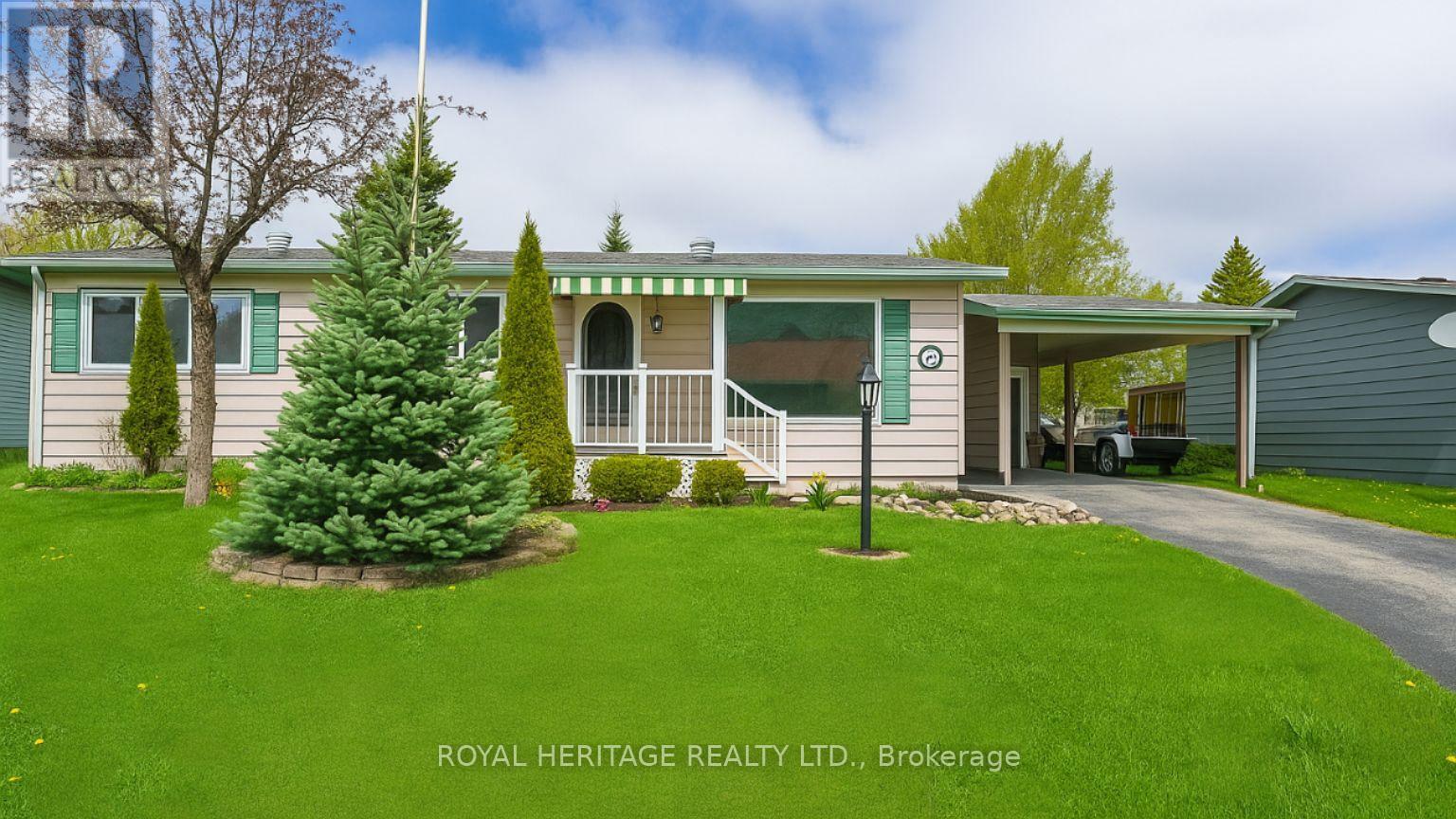 19 Park Street, Kawartha Lakes (Fenelon), Ontario  K9V 4R1 - Photo 1 - X12148165
