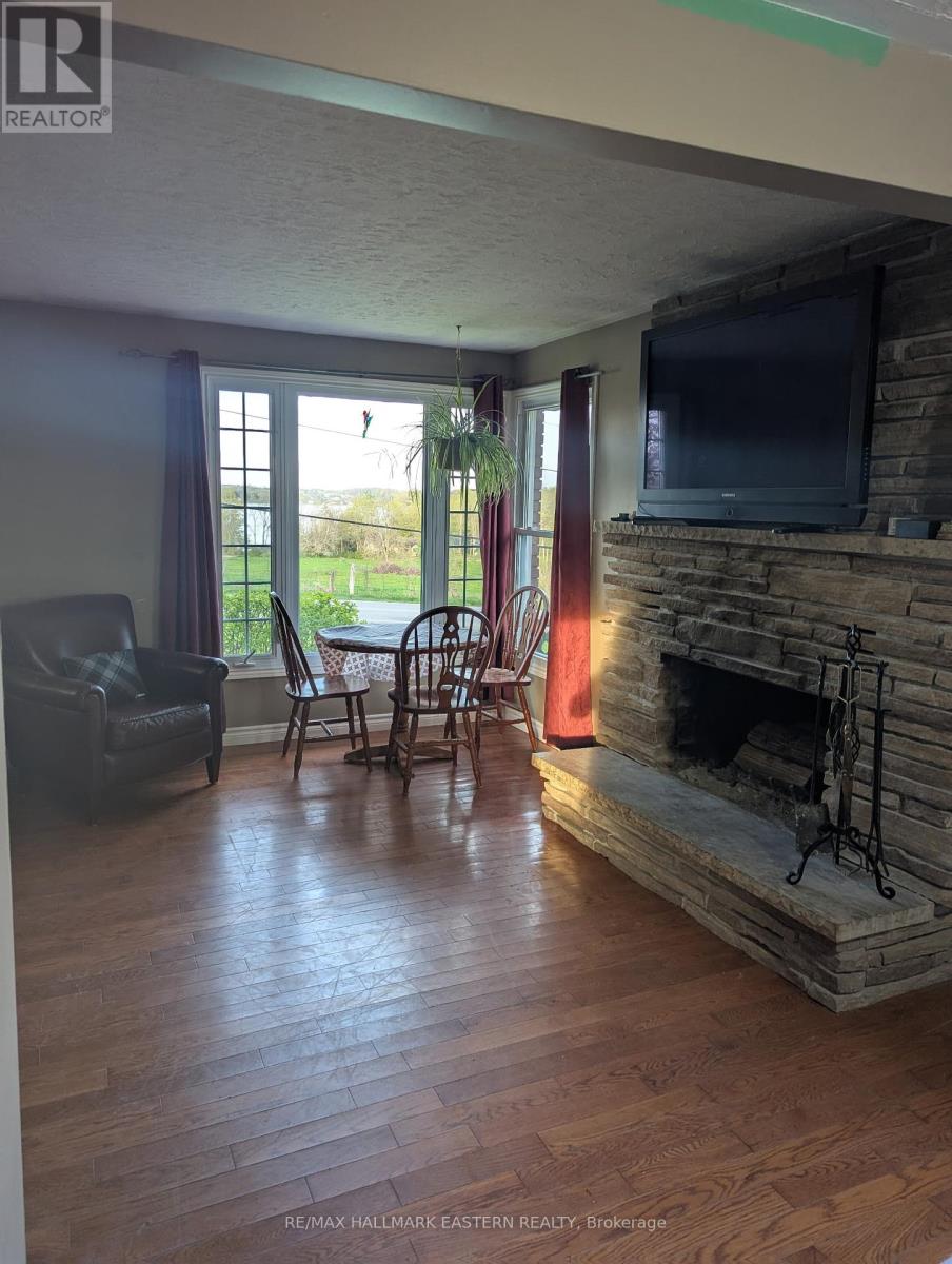 352 Peregrine Road, Selwyn, Ontario  K9J 6X2 - Photo 7 - X12148222