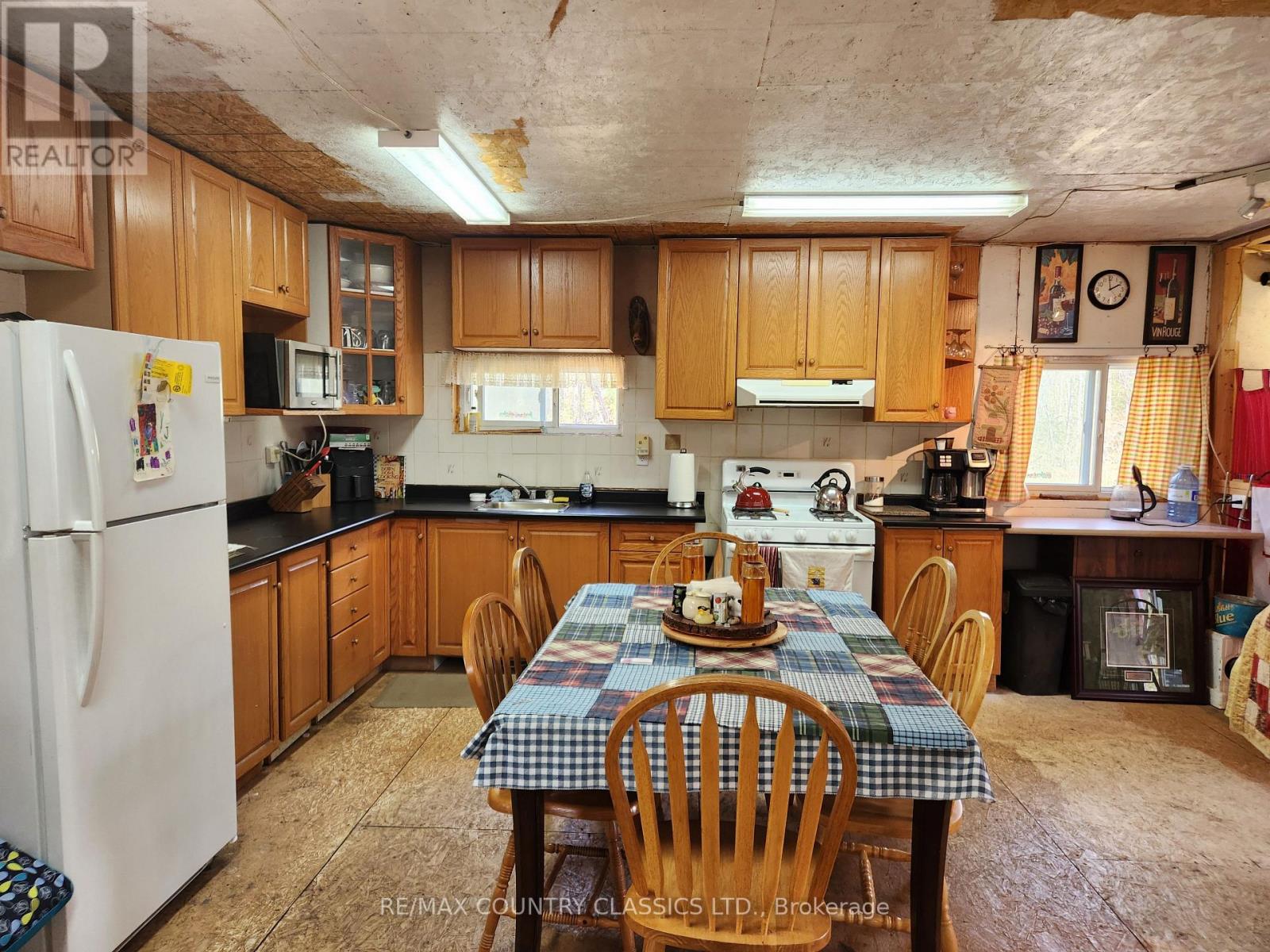2910 Weslemkoon Lake Road, Tudor & Cashel, Ontario  K0L 1W0 - Photo 4 - X12148524