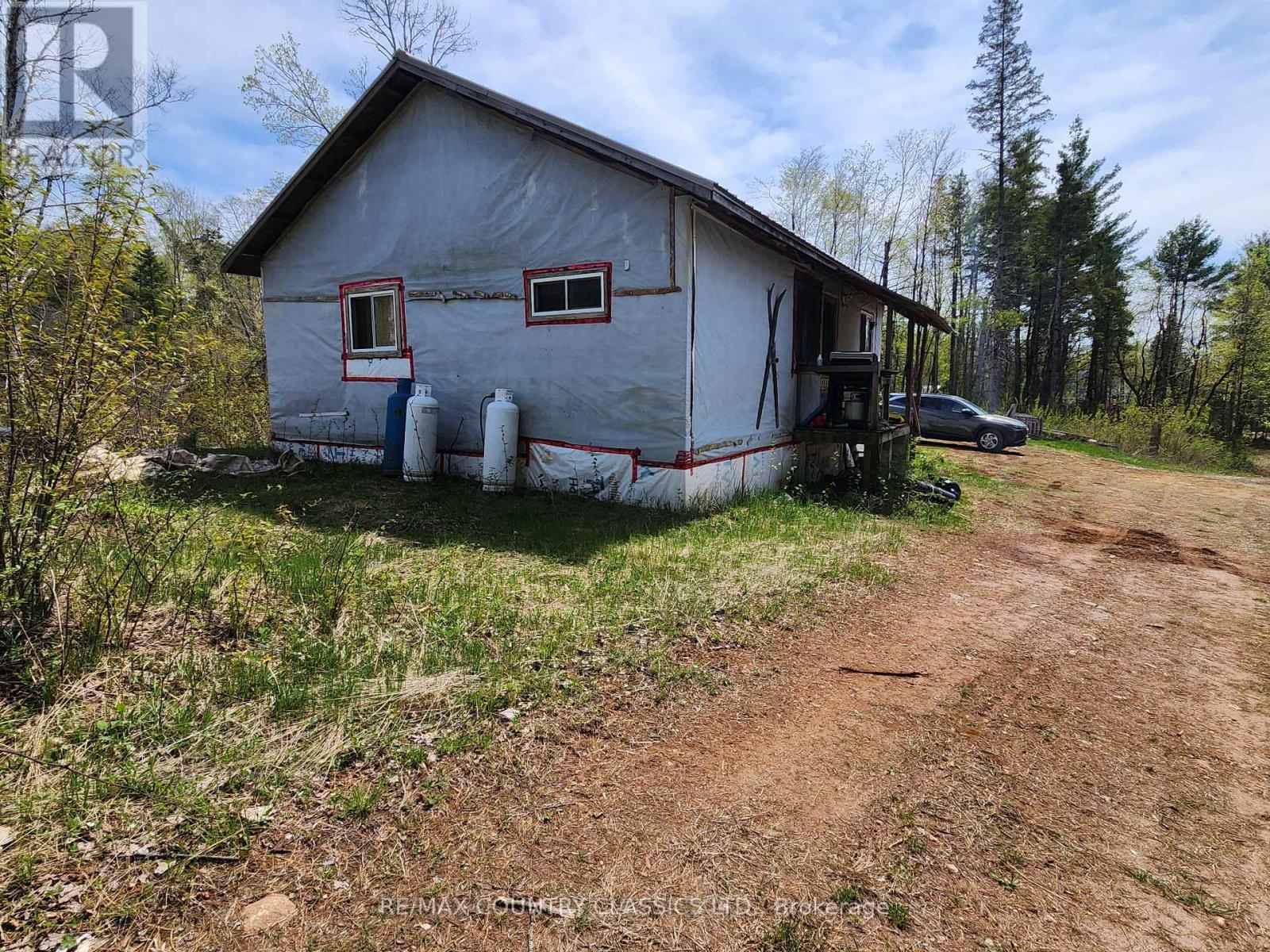 2910 Weslemkoon Lake Road, Tudor & Cashel, Ontario  K0L 1W0 - Photo 8 - X12148524
