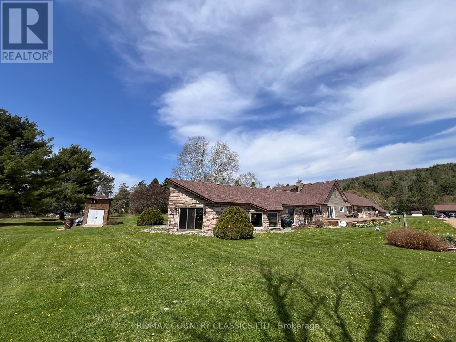 11 Golfview Drive, Bancroft (Bancroft Ward), Ontario  K0L 1C0 - Photo 4 - X12148612
