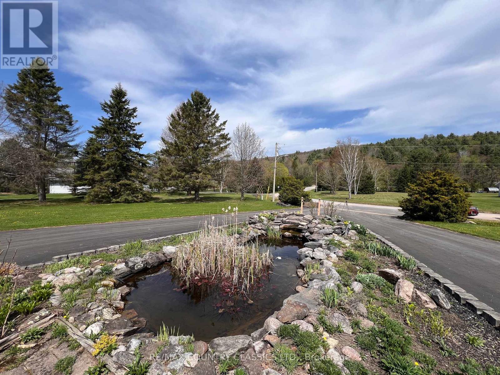 11 Golfview Drive, Bancroft (Bancroft Ward), Ontario  K0L 1C0 - Photo 8 - X12148612