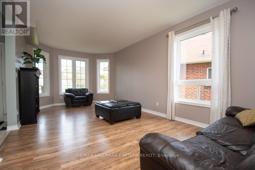 962 Baker Street, Peterborough North (North), Ontario  K9H 7P7 - Photo 4 - X12150218