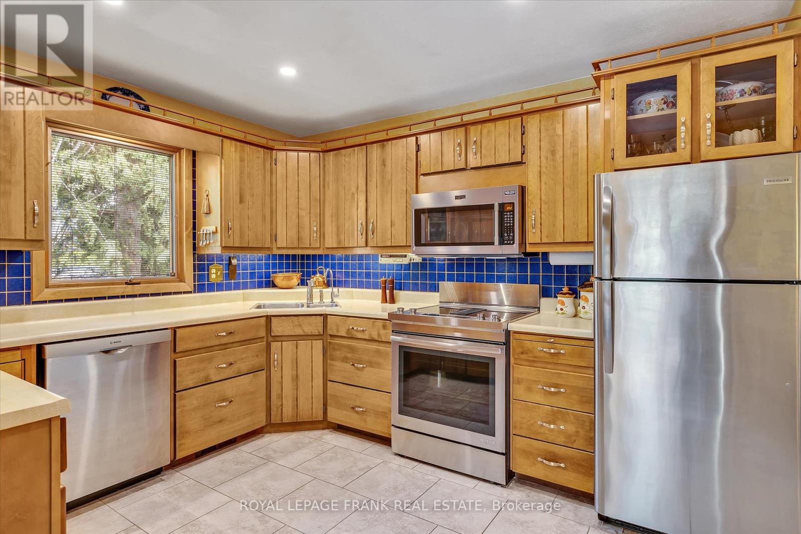 256 Sherin Avenue, Peterborough South (East), Ontario  K9J 1B6 - Photo 12 - X12150415
