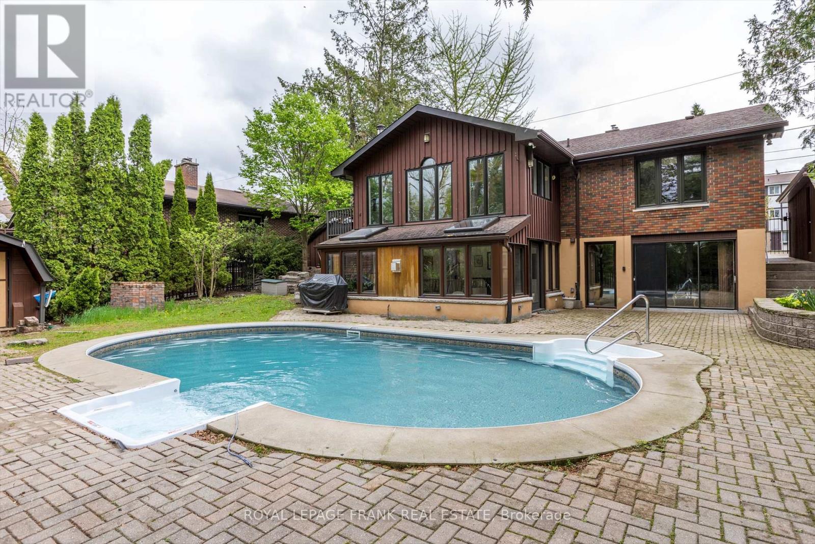 256 Sherin Avenue, Peterborough South (East), Ontario  K9J 1B6 - Photo 3 - X12150415