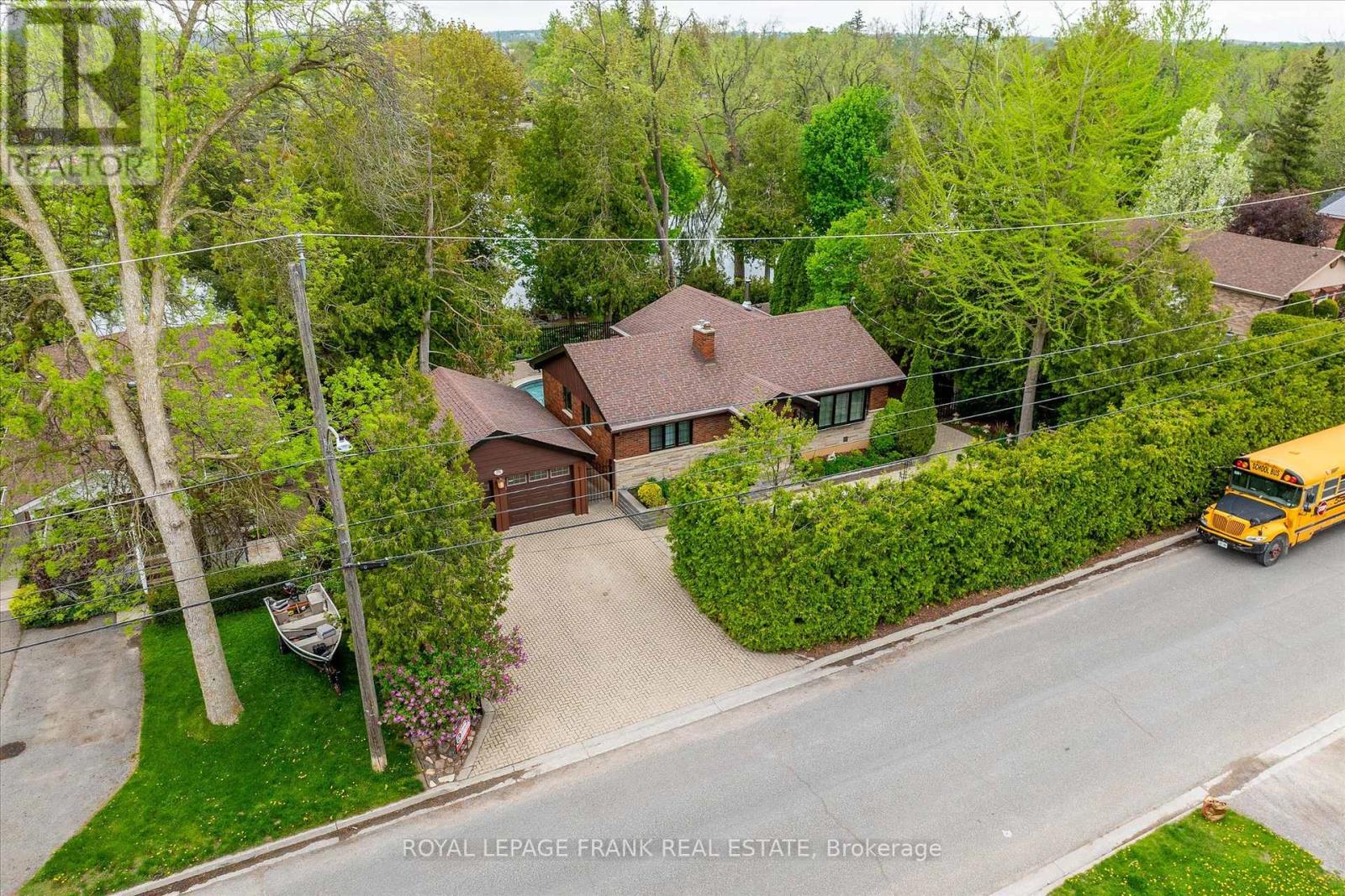 256 Sherin Avenue, Peterborough South (East), Ontario  K9J 1B6 - Photo 4 - X12150415
