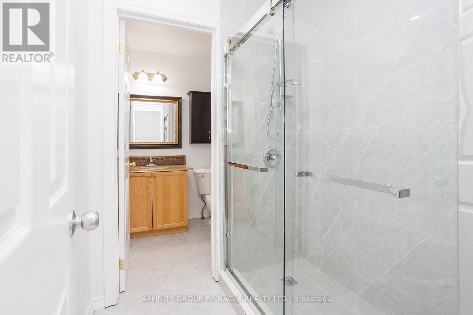 4 Champlain Boulevard, Kawartha Lakes (Lindsay), Ontario  K9V 0H9 - Photo 15 - X12150461