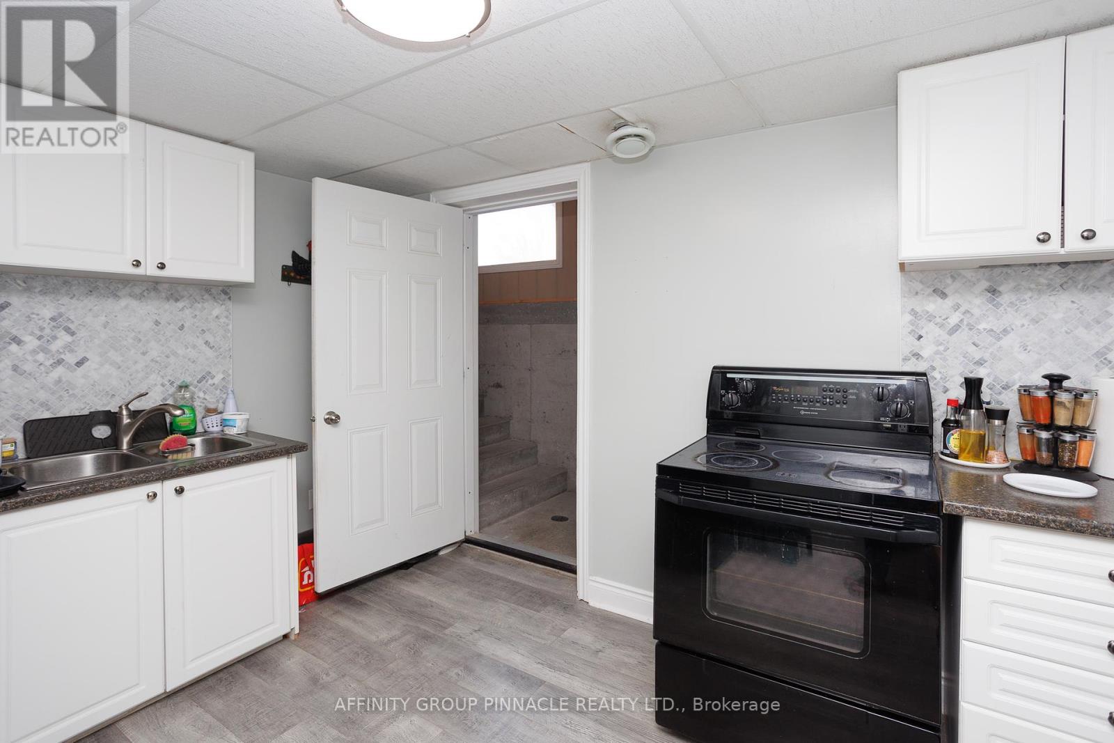 4 Champlain Boulevard, Kawartha Lakes (Lindsay), Ontario  K9V 0H9 - Photo 27 - X12150461
