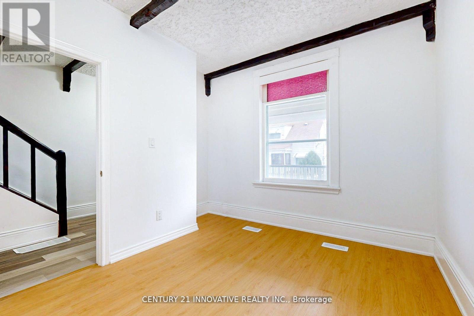 57 Olive Avenue, Peterborough (Downtown), Ontario  K9J 3K0 - Photo 4 - X12150783