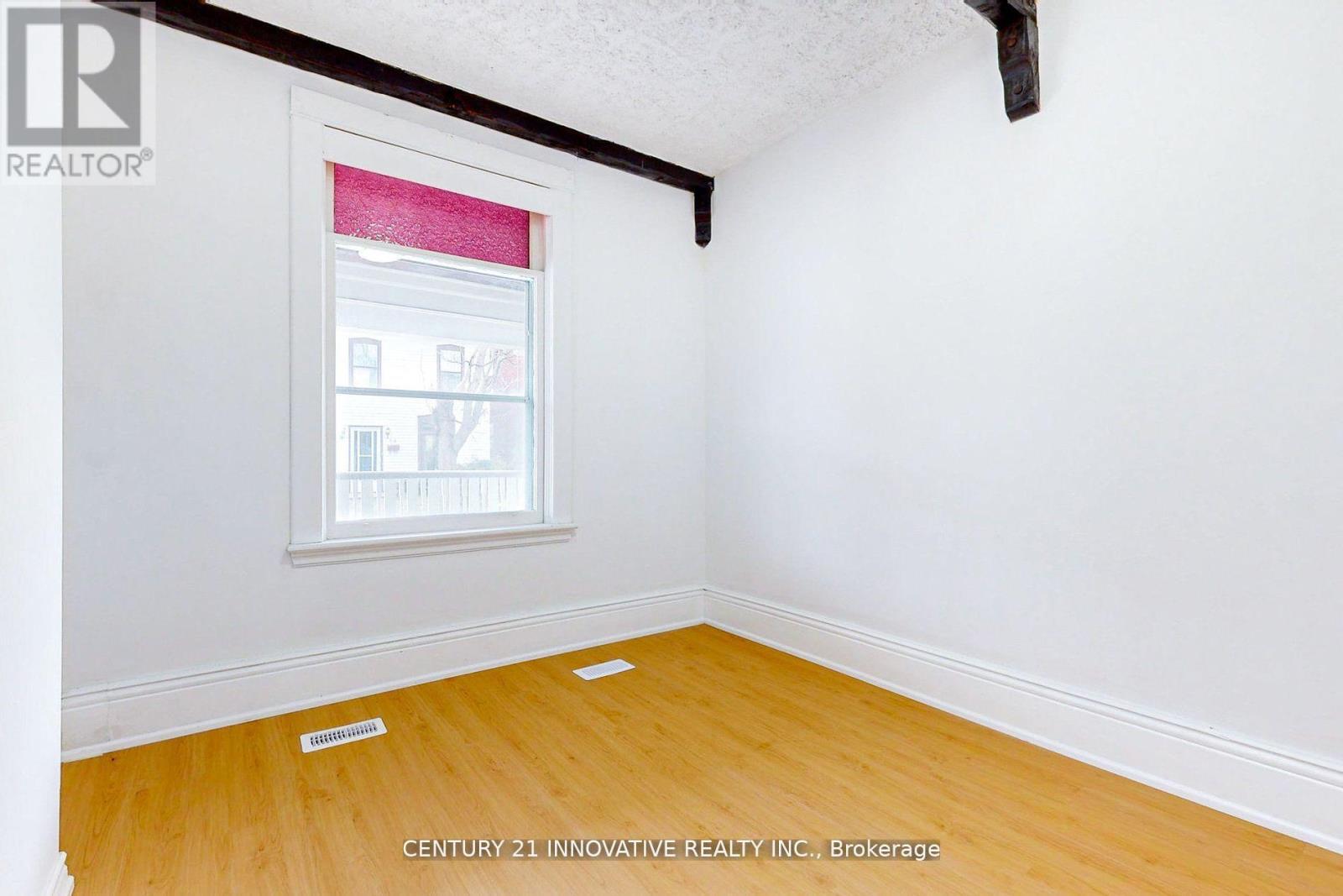 57 Olive Avenue, Peterborough (Downtown), Ontario  K9J 3K0 - Photo 5 - X12150783