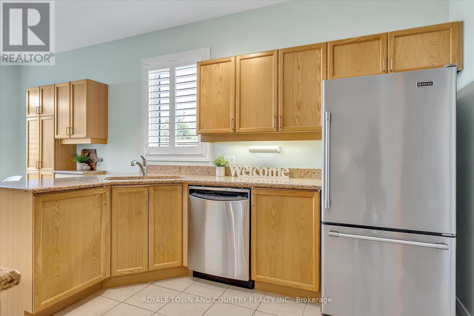 25 Sylvester Drive, Kawartha Lakes (Lindsay), Ontario  K9V 6E7 - Photo 11 - X12151136
