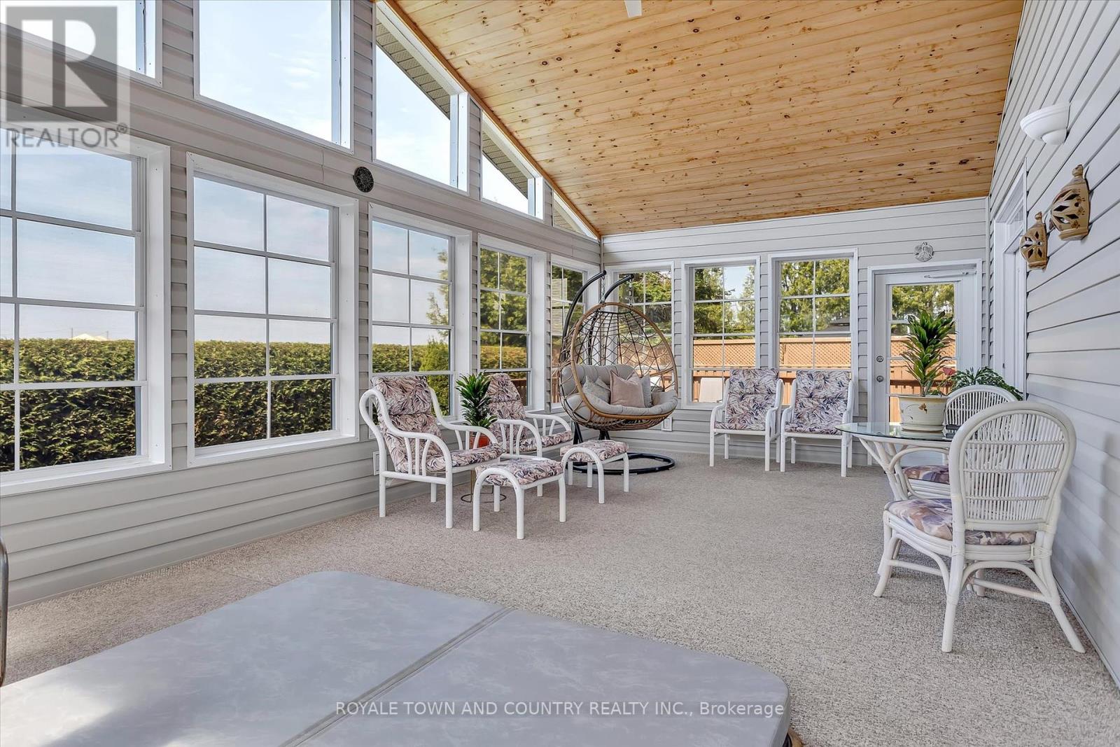 25 Sylvester Drive, Kawartha Lakes (Lindsay), Ontario  K9V 6E7 - Photo 16 - X12151136