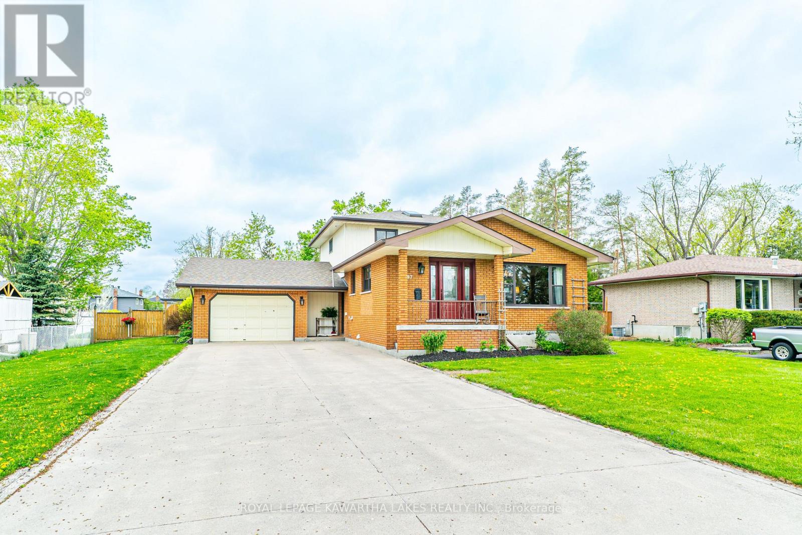 197 Angeline Street N, Kawartha Lakes (Lindsay), Ontario  K9V 4Y5 - Photo 4 - X12151407
