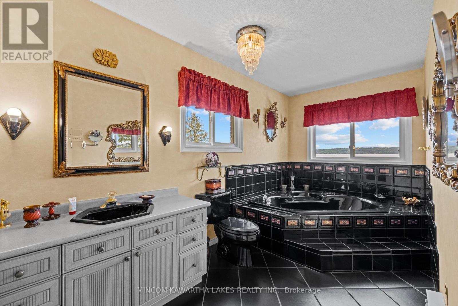 631 North Shore Drive E, Otonabee-South Monaghan, Ontario  K0L 1B0 - Photo 8 - X12151848