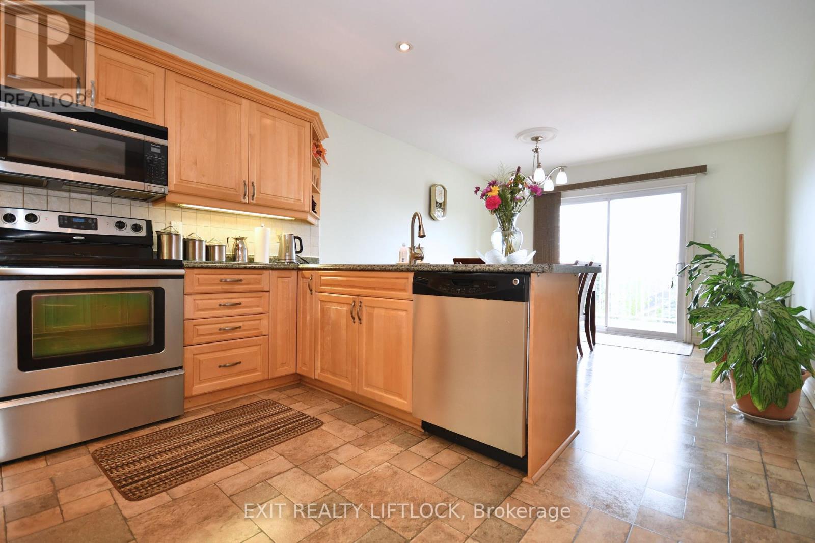 1724 Glenforest Boulevard, Peterborough (Otonabee), Ontario  K9K 2P5 - Photo 8 - X12152008