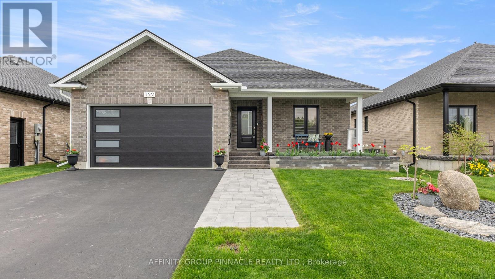 122 Springdale Drive, Kawartha Lakes (Lindsay), Ontario  K9V 0J3 - Photo 2 - X12152021