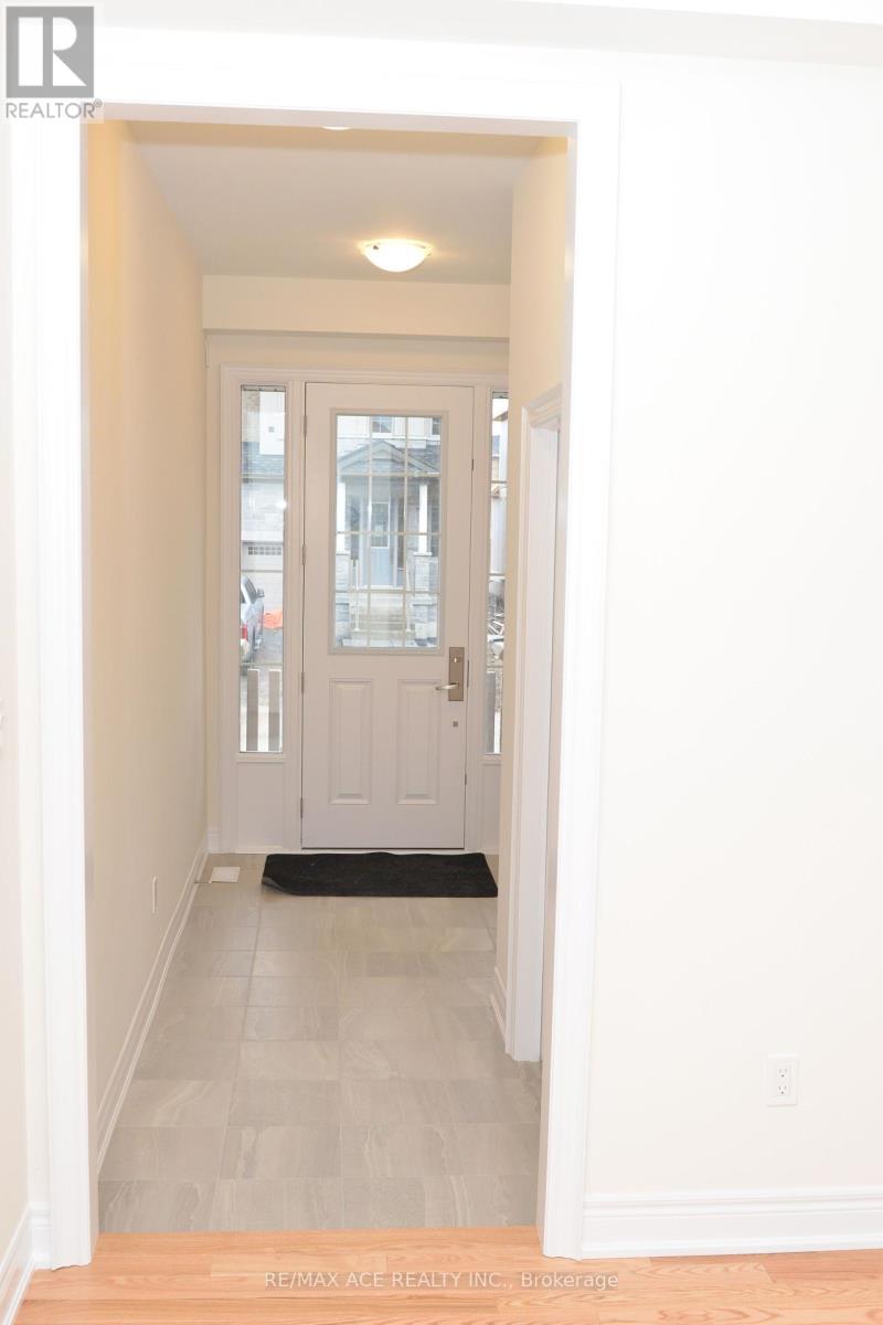 22 Rogerson Street, Clarington (Newcastle), Ontario  L1B 0W4 - Photo 3 - E12152509