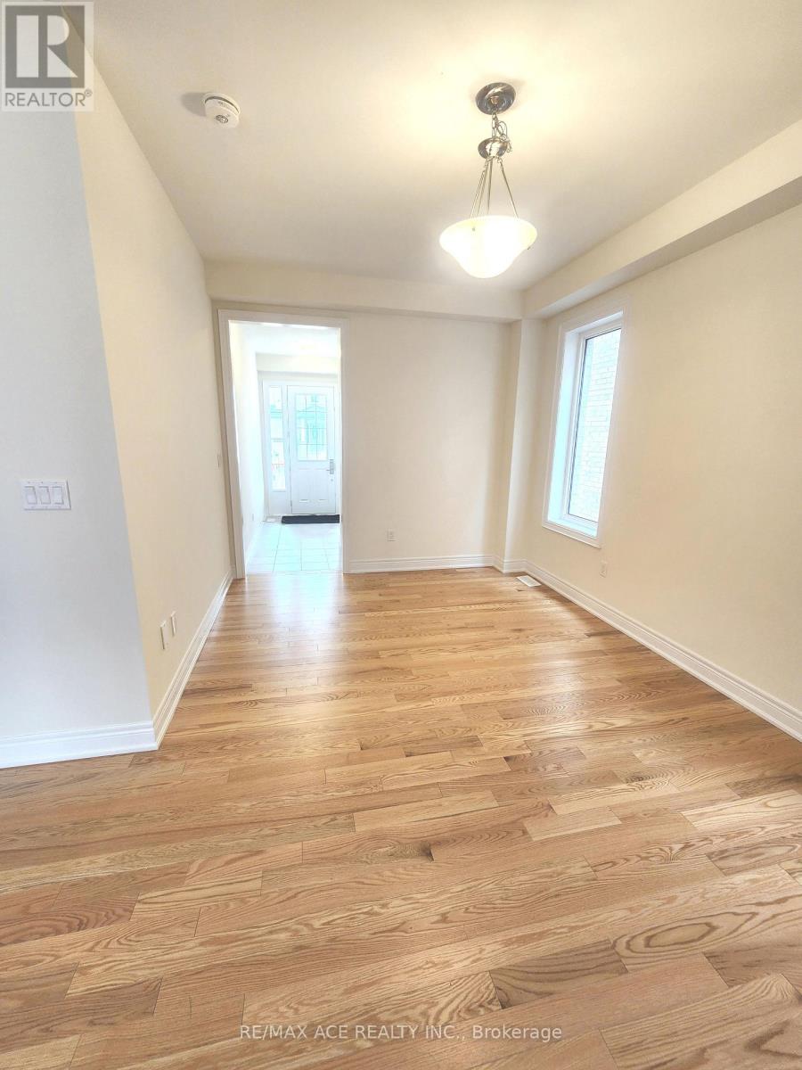 22 Rogerson Street, Clarington (Newcastle), Ontario  L1B 0W4 - Photo 4 - E12152509