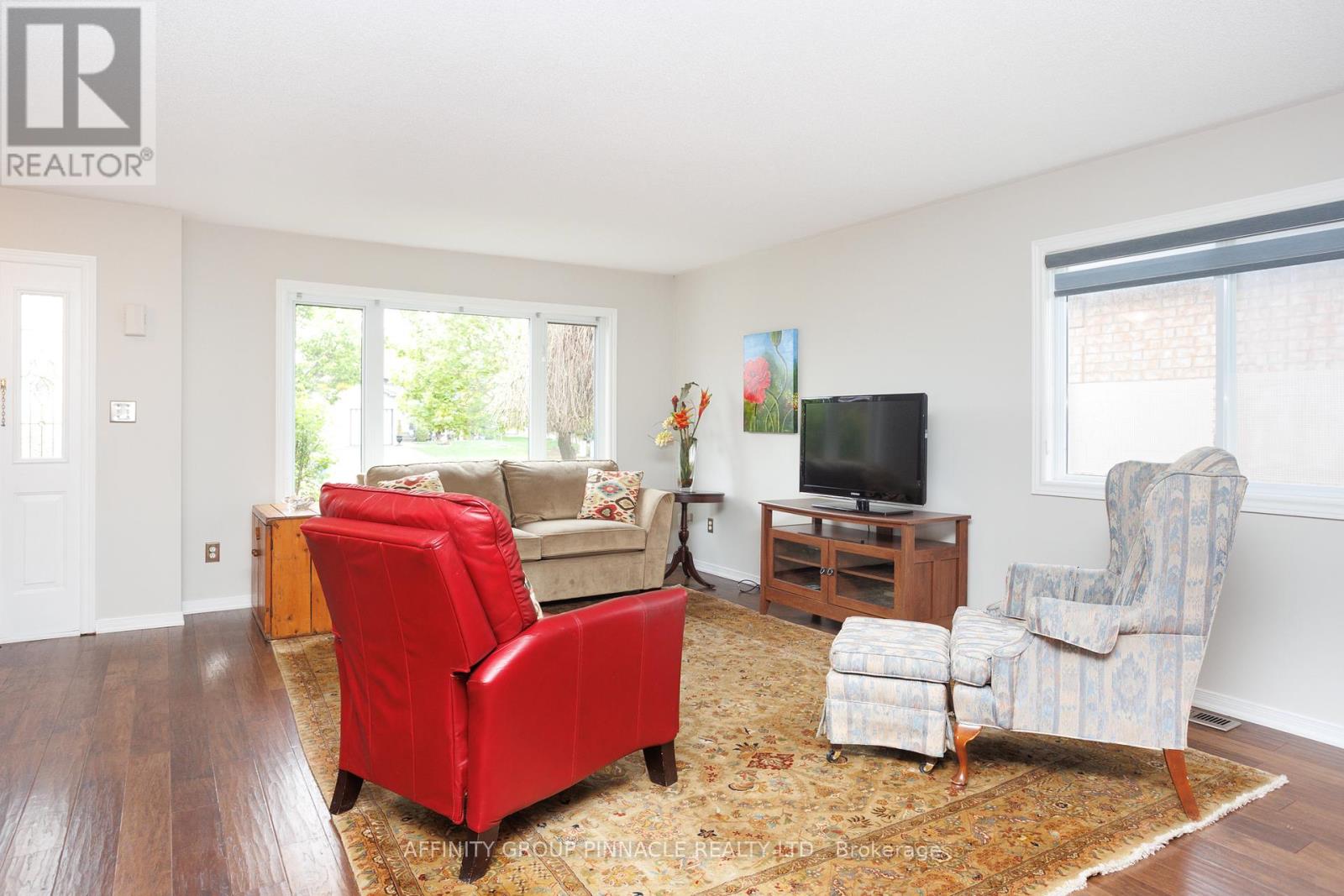 9 Dormer Road, Kawartha Lakes (Lindsay), Ontario  K9V 6H8 - Photo 10 - X12153402
