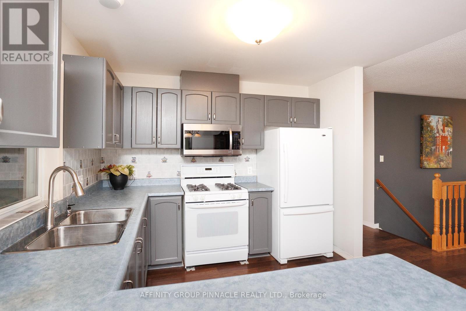 9 Dormer Road, Kawartha Lakes (Lindsay), Ontario  K9V 6H8 - Photo 18 - X12153402