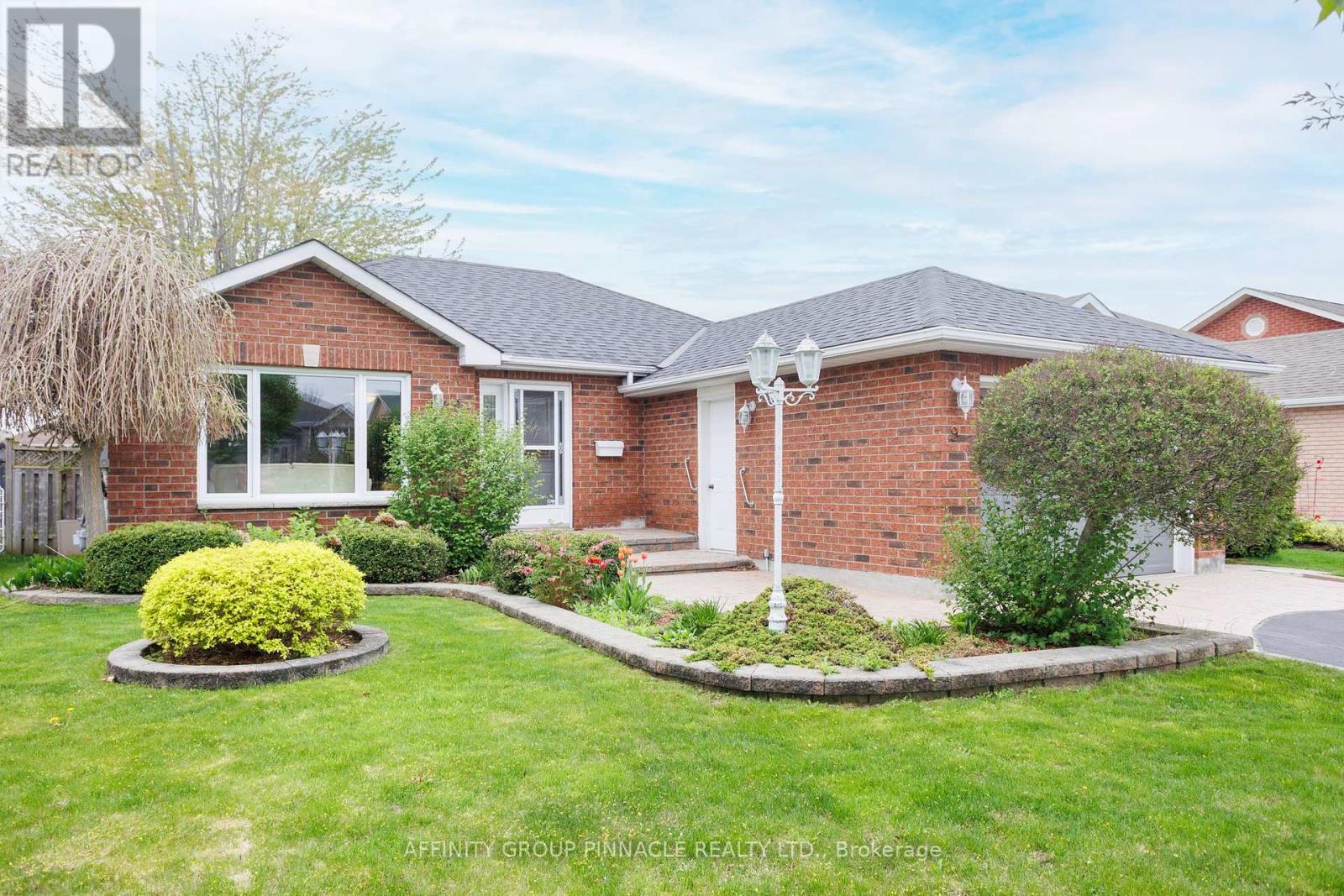 9 Dormer Road, Kawartha Lakes (Lindsay), Ontario  K9V 6H8 - Photo 3 - X12153402