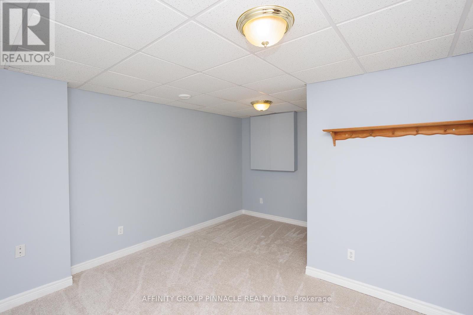 9 Dormer Road, Kawartha Lakes (Lindsay), Ontario  K9V 6H8 - Photo 34 - X12153402