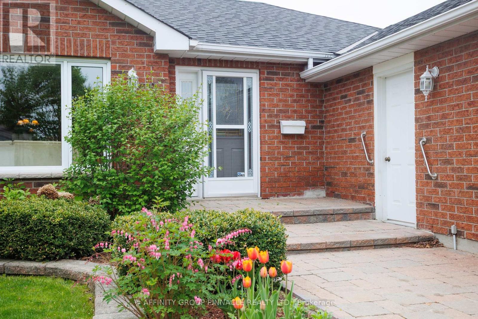 9 Dormer Road, Kawartha Lakes (Lindsay), Ontario  K9V 6H8 - Photo 5 - X12153402